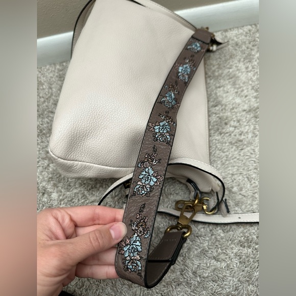 The Sak Purse with embroidered handle - Picture 2 of 14
